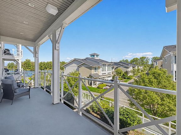 2nd image of 5535 Admiral Way #220