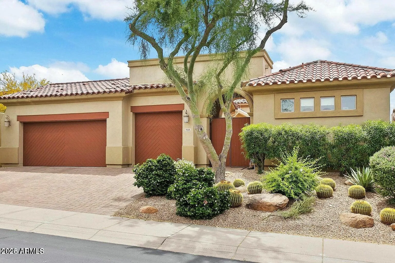 4 bed, 3.5 bath, 2544 sqft, $4,800 — Photo 2