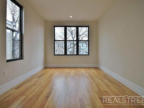 3rd image of 648 Chauncey St #3