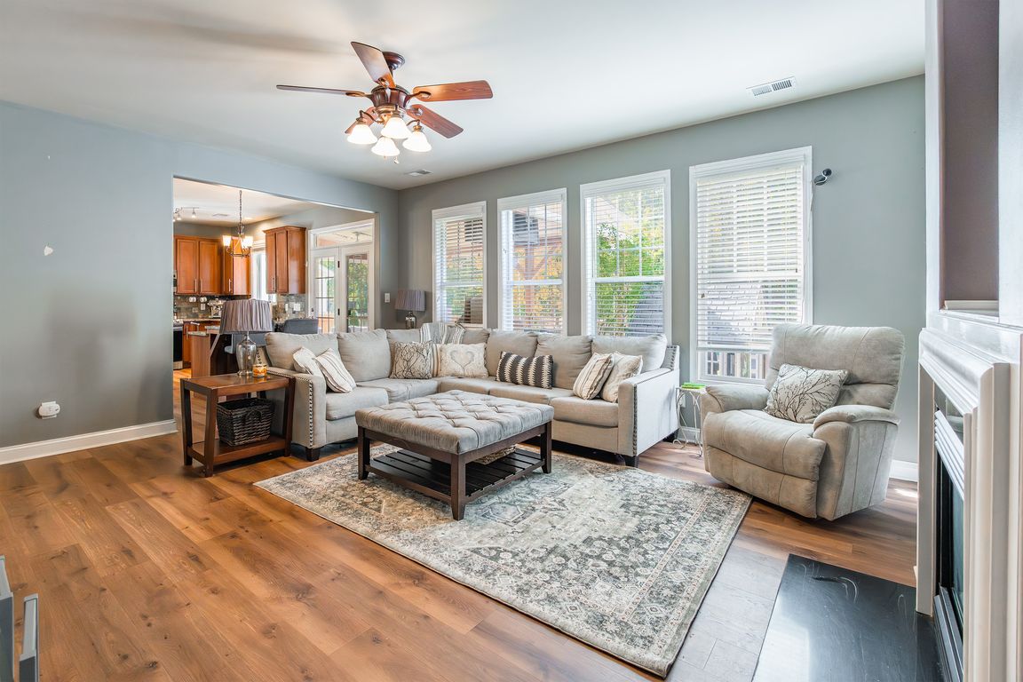 next background image