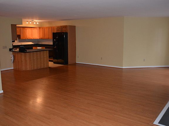 2nd image of 13 Harbour Close