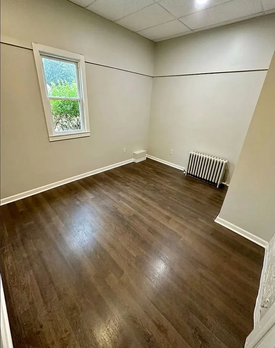2 bed, 1.0 bath, 800 sqft, $1,800 — Photo 1