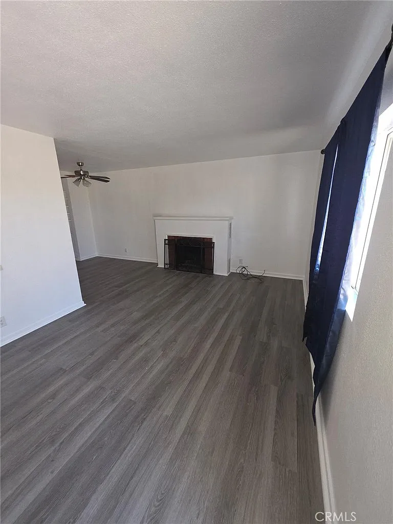 3 bed, 895 sqft, $1,300 — Photo 3