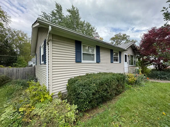 33269 N Valley View Dr, Grayslake, IL 60030
