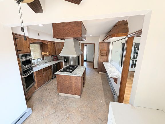 4th image of 471 Franklin Ave #1