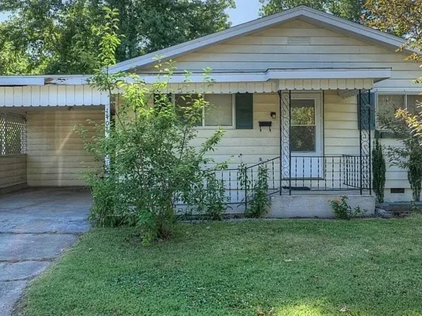 1407 S Washington St, Webb City, MO 64870