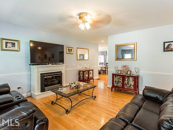 3rd image of 149 Deerfield Dr