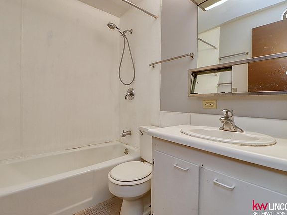 3rd image of 700 S 17th St