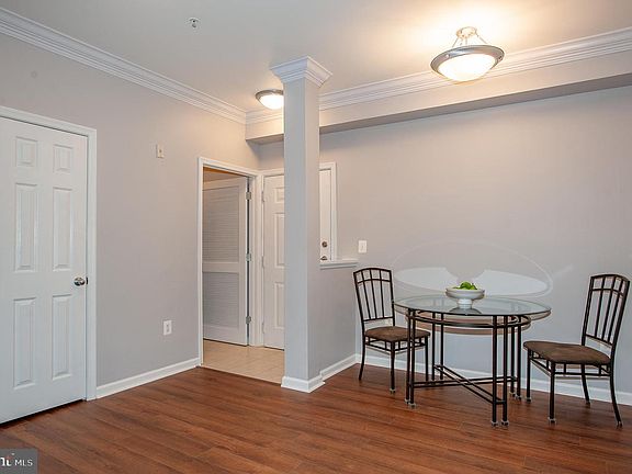 4th image of 4870 Eisenhower Ave Unit 101