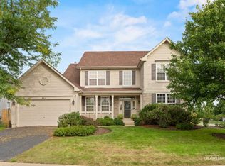 251 Carlton Mews Ct, Sugar Grove, IL 60554