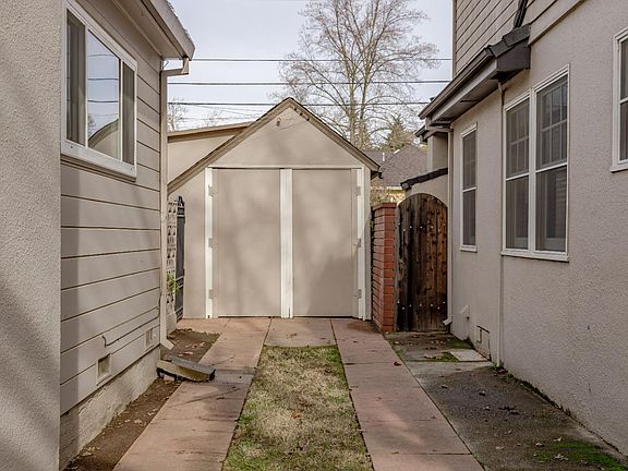 5th image of 1033 3rd Ave