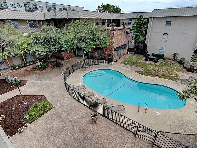 910 Duncan Ln #7 — Photo 20
