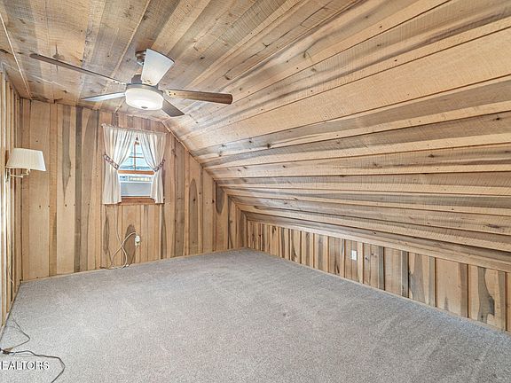 18th image of 205 Tobby Hollow Ln