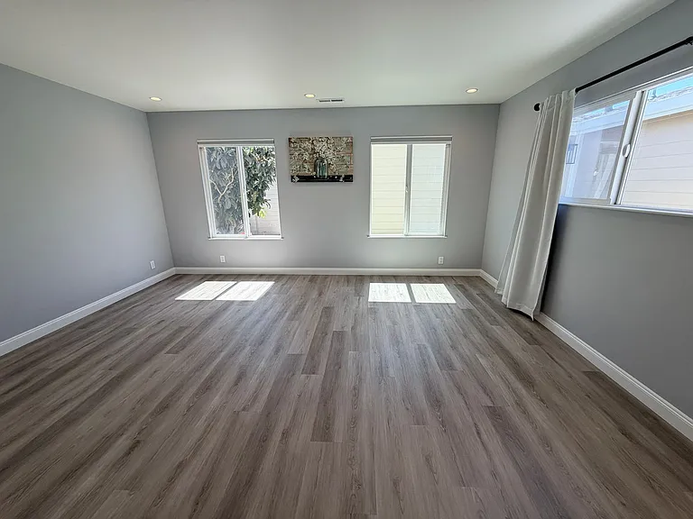 946 Hohener Ave — Photo 10