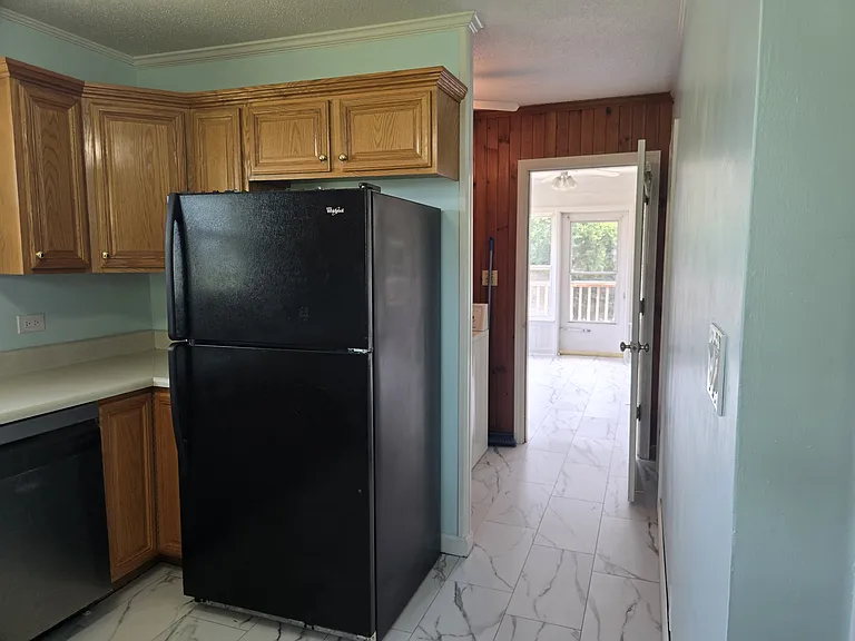 507 Robinson Dr — Photo 5