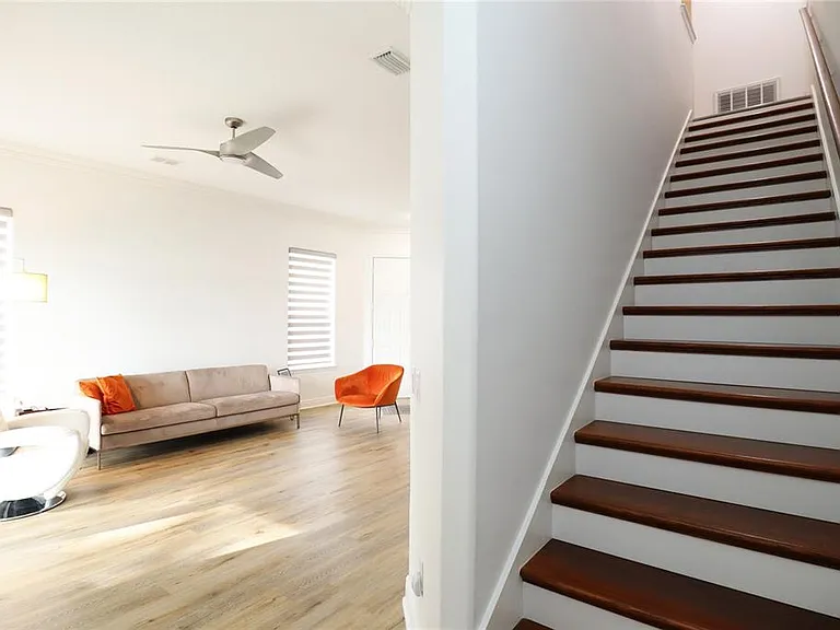 8248 Tivoli Dr — Photo 25