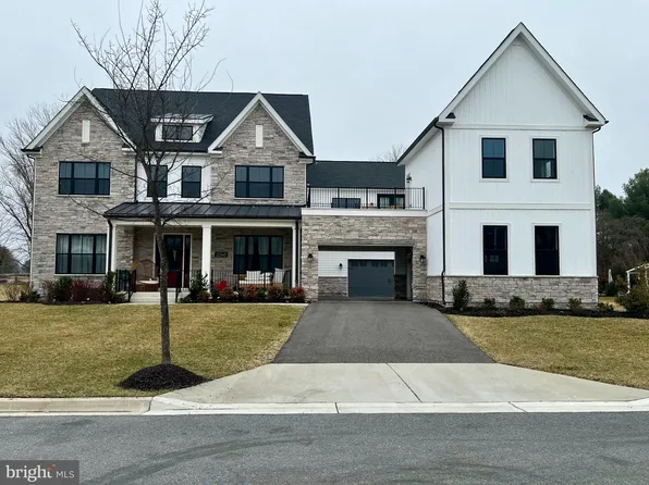 12140 Hanson Farm Dr, Gaithersburg, MD 20878