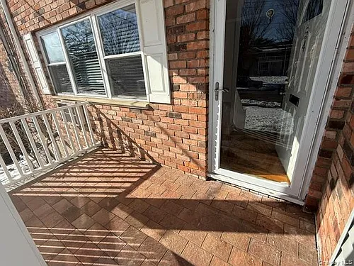 54 Ralph Ave Photo 1