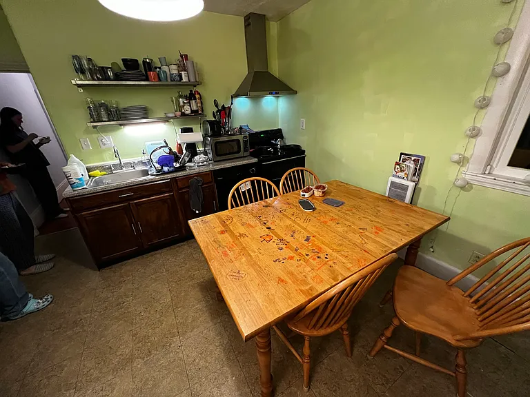 40 Hillside St — Photo 22