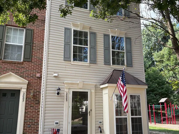 2085 Stargrass Ct, Woodbridge, VA 22192