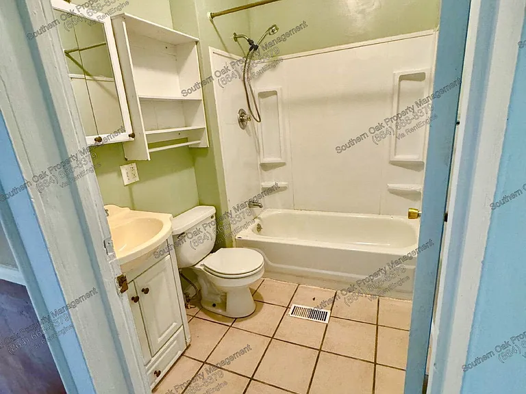 311 Lakeside Dr — Photo 4