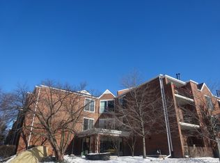 815 Leicester Rd APT 114A, Elk Grove Village, IL 60007