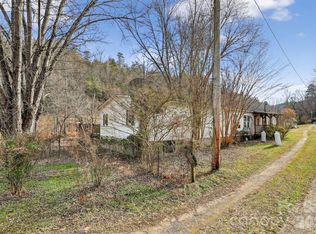 15 Wright Rd, Whittier, NC 28789