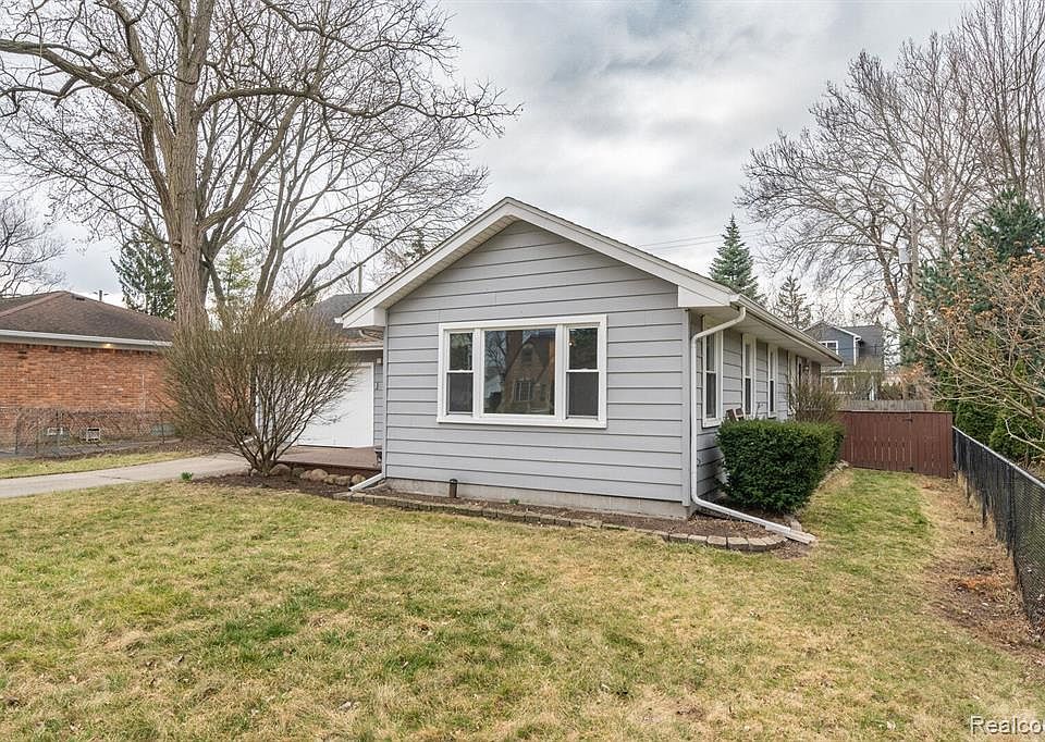 526 Midland Blvd, photo 2