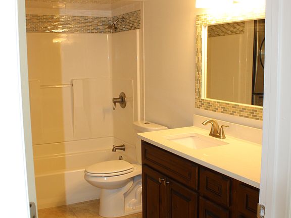 Main bathroom/ laundry