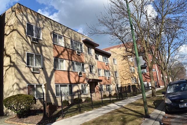 1st image of 2520 W Berwyn Ave Unit 2C
