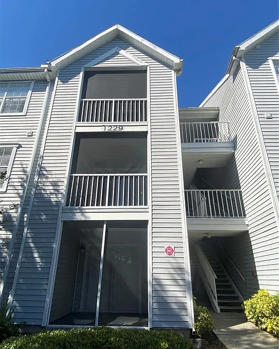 1229 Bermuda Lakes Ln #303