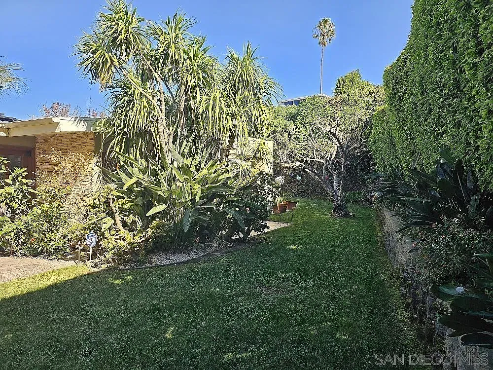 3 bed, 2.0 bath, 2094 sqft, $15,000 — Photo 3