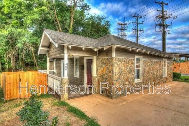 400 Faison Ave — Photo 1