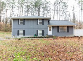 698 Shadow Leaf Ln, Tunnel Hill, GA 30755