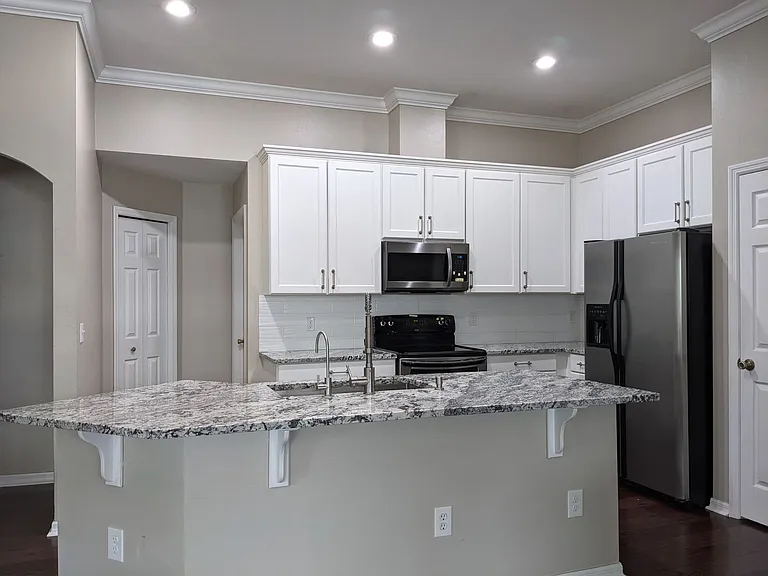 7401 SW 86th Way — Photo 4