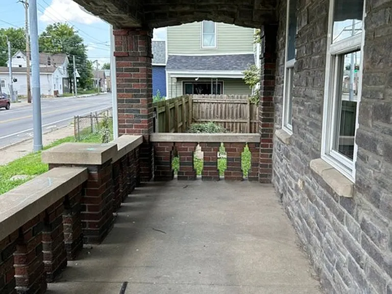 925 Xenia Ave — Photo 58