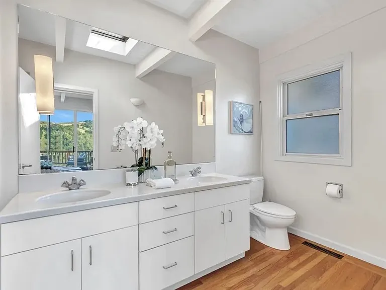4444 Redwood Rd — Photo 30
