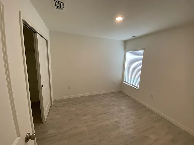 1132 Papaya Cir — Photo 11