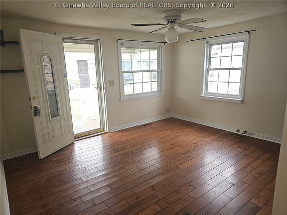 2nd image of 1315 Moore Ave