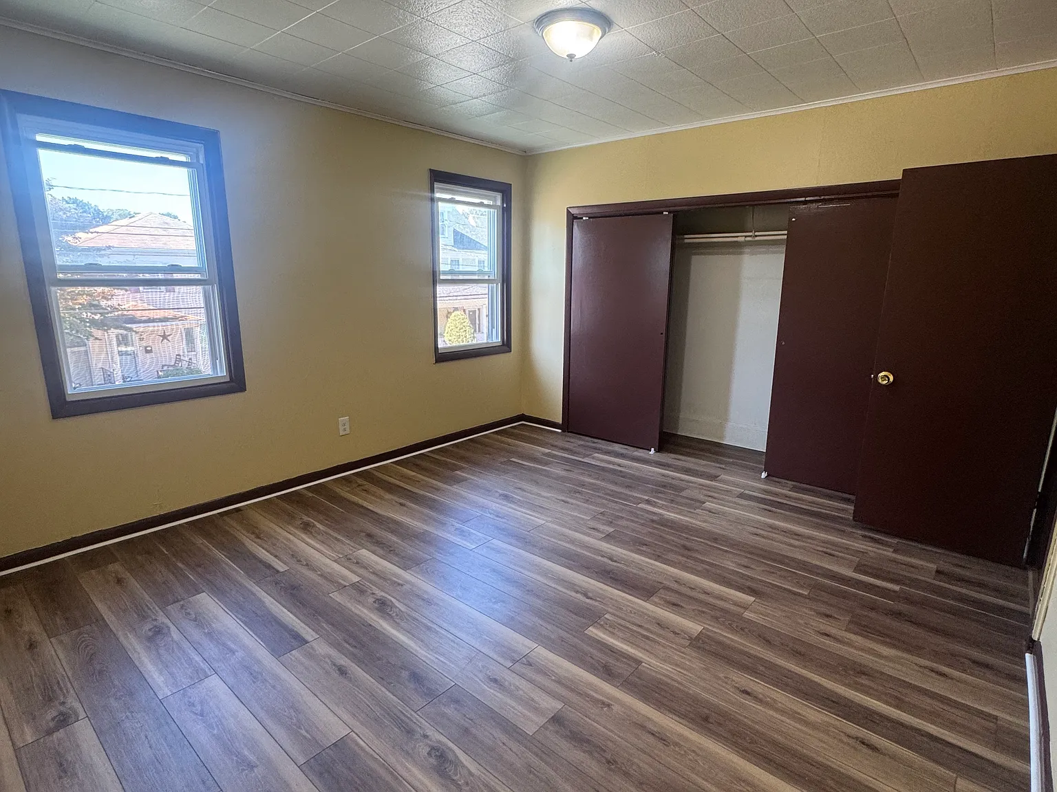 5 bed, 1530 sqft, $1,800 — Photo 2