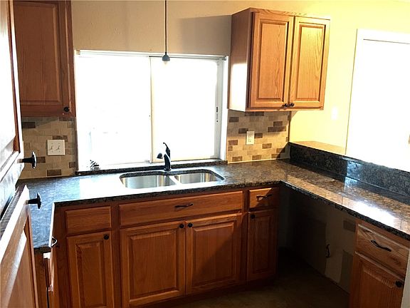 3rd image of 2416 Las Brisas St