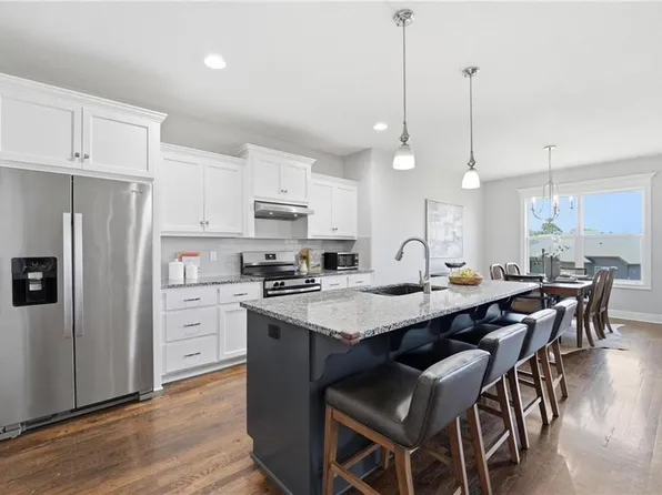 25136 W 148th Ter, Olathe, KS 66061