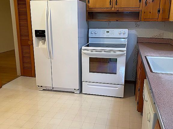 4th image of 15641 Fordline St
