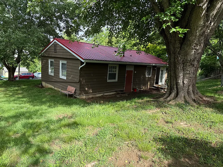 5 Woodrow Pl — Photo 4