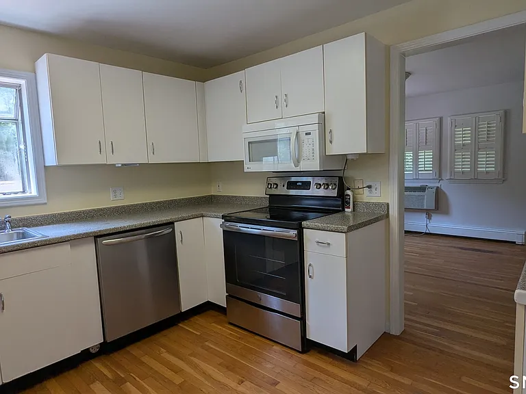 117 N Taylor Ave — Photo 5