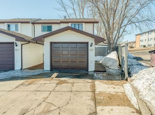 127 12th St NW, Beulah, ND 58523