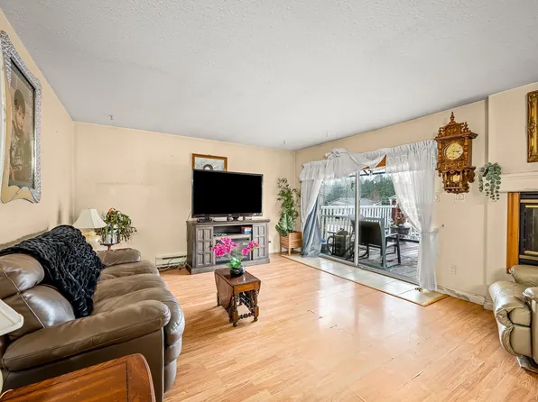 2316 Willemar Ave #B, Courtenay, BC V9N 3M8