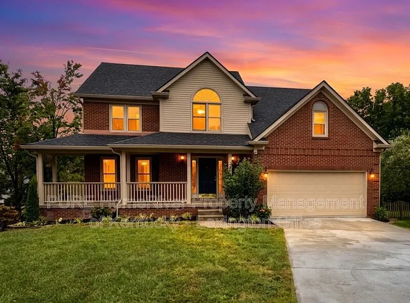 4 bed, 2.5 bath, 2490 sqft, $2,595 — Photo 1