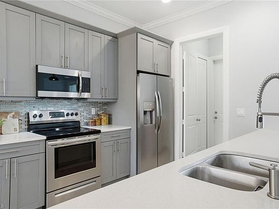 5th image of 3509 70th AVE NE