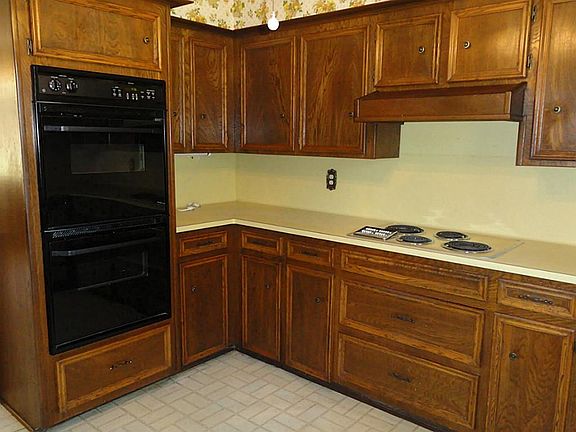 3rd image of 4230 Honey Oaks Dr